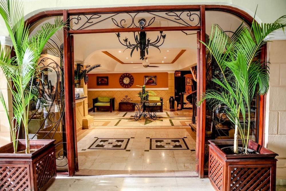 The Mt Hotel 巴瓦罗 外观 照片