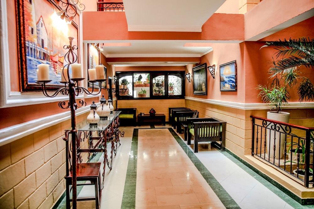 The Mt Hotel 巴瓦罗 外观 照片